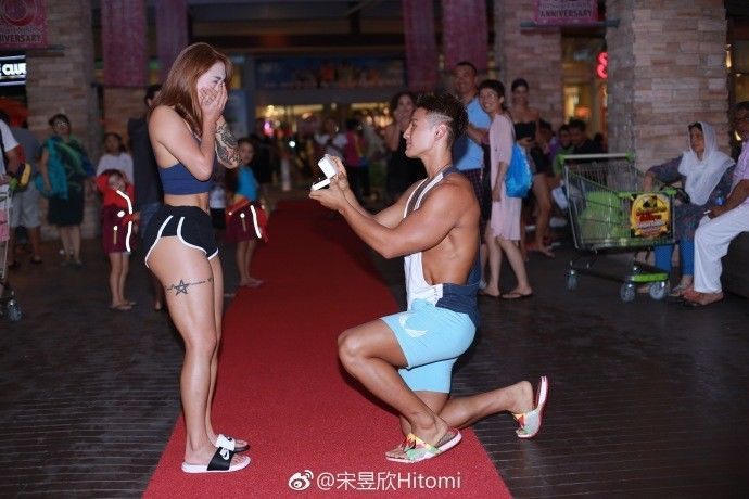 中国最美蜜桃臀女神嫁啦!可这竟是两个胖子强势逆袭虐狗的爱情故事?!-微刊